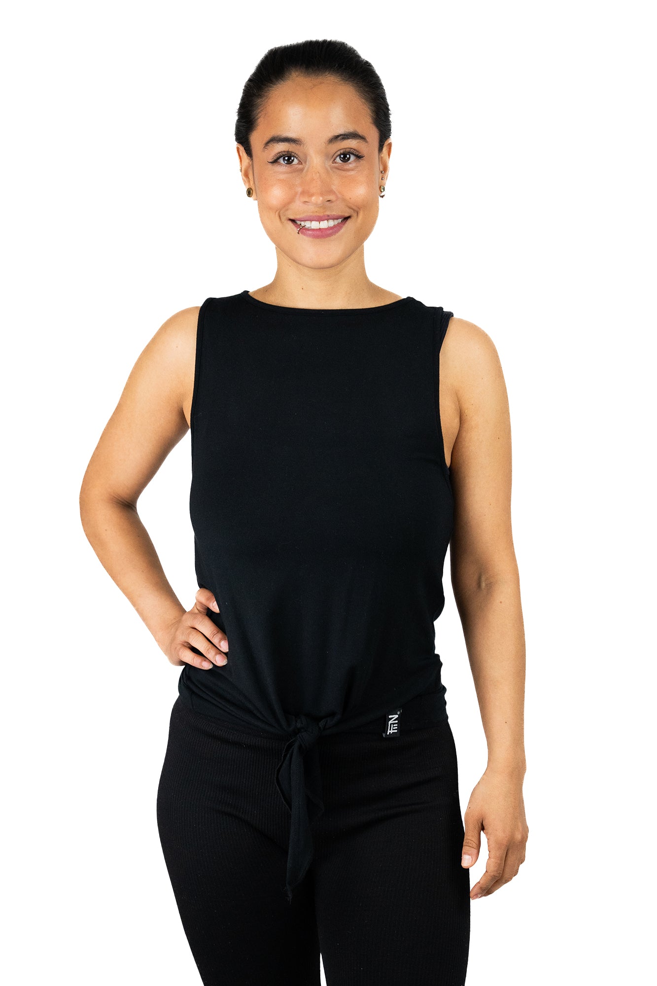 Sporttop für Frauen mit stylischem Knoten und lässigem Schnitt. Farbe schwarz.