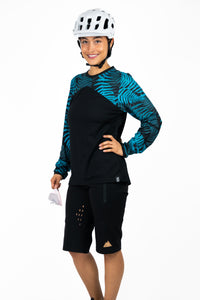 Langarm Mountainbikejersey für Frauen. Farbe schwarz und petrol-grün mit floralem Farn Print. 